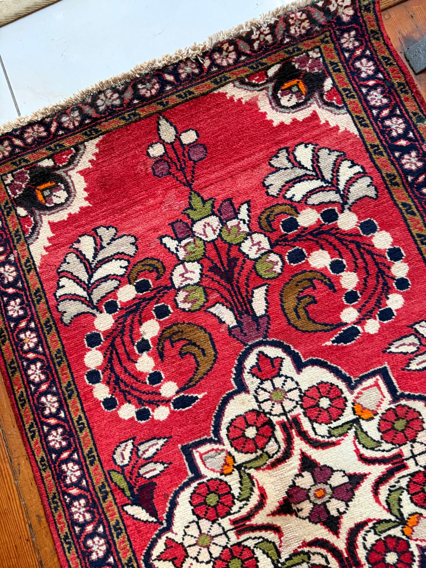 Vintage Persian Bakhtiari Rug No. R1202 - 2.3' x 4.3'