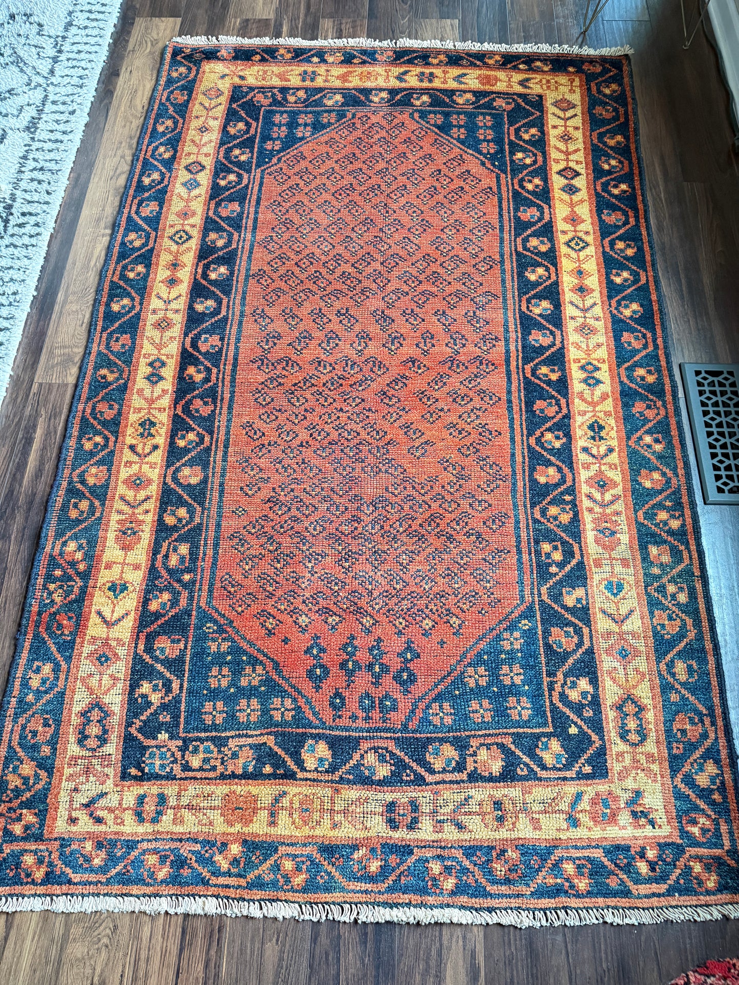 Vintage Persian Style Rug No. A1209 - 4.3’x7’