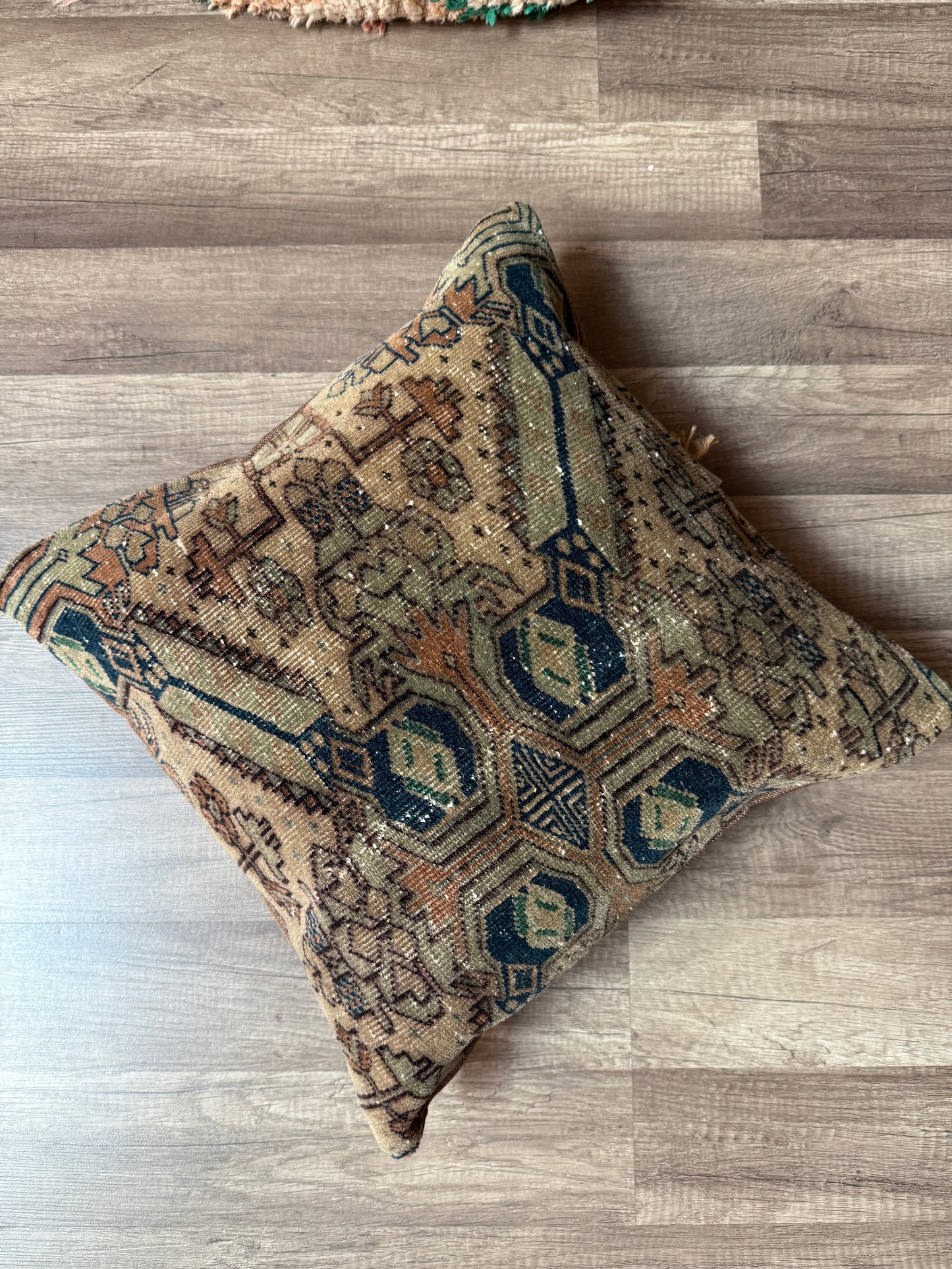 18" X 18" Turkish Rug Pillow Cover - No. P389