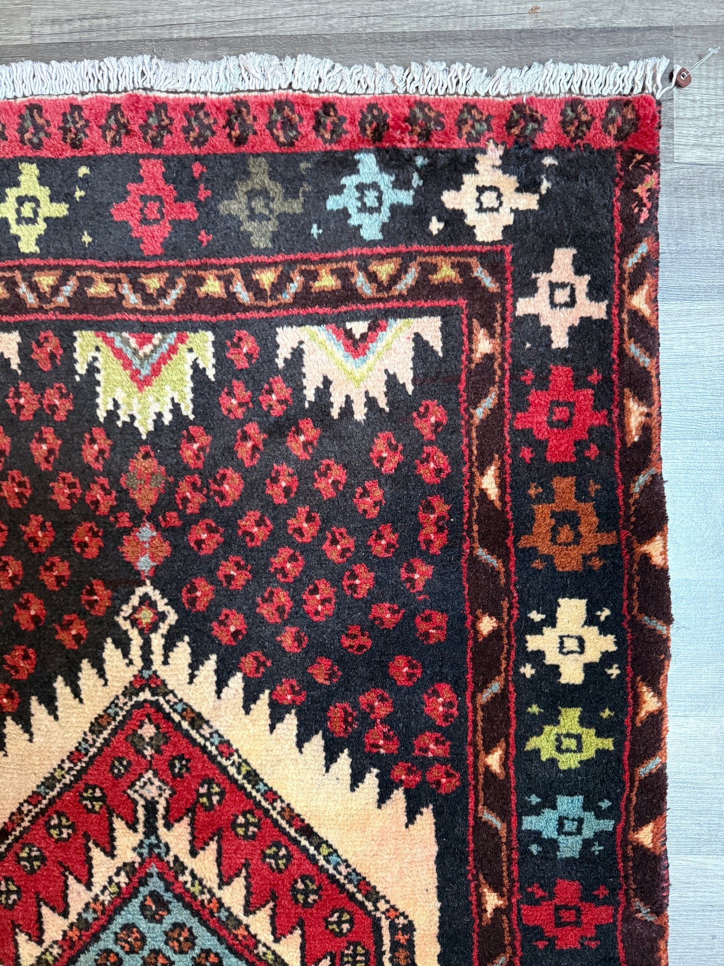 Vintage Persian Rug No. A1221 - 2.5’x5.1’