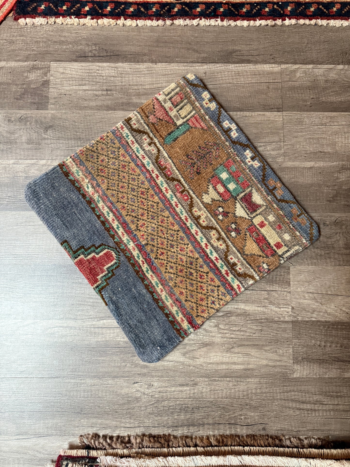 No. P403 - 16" X 16" Turkish Rug Pillow Cover