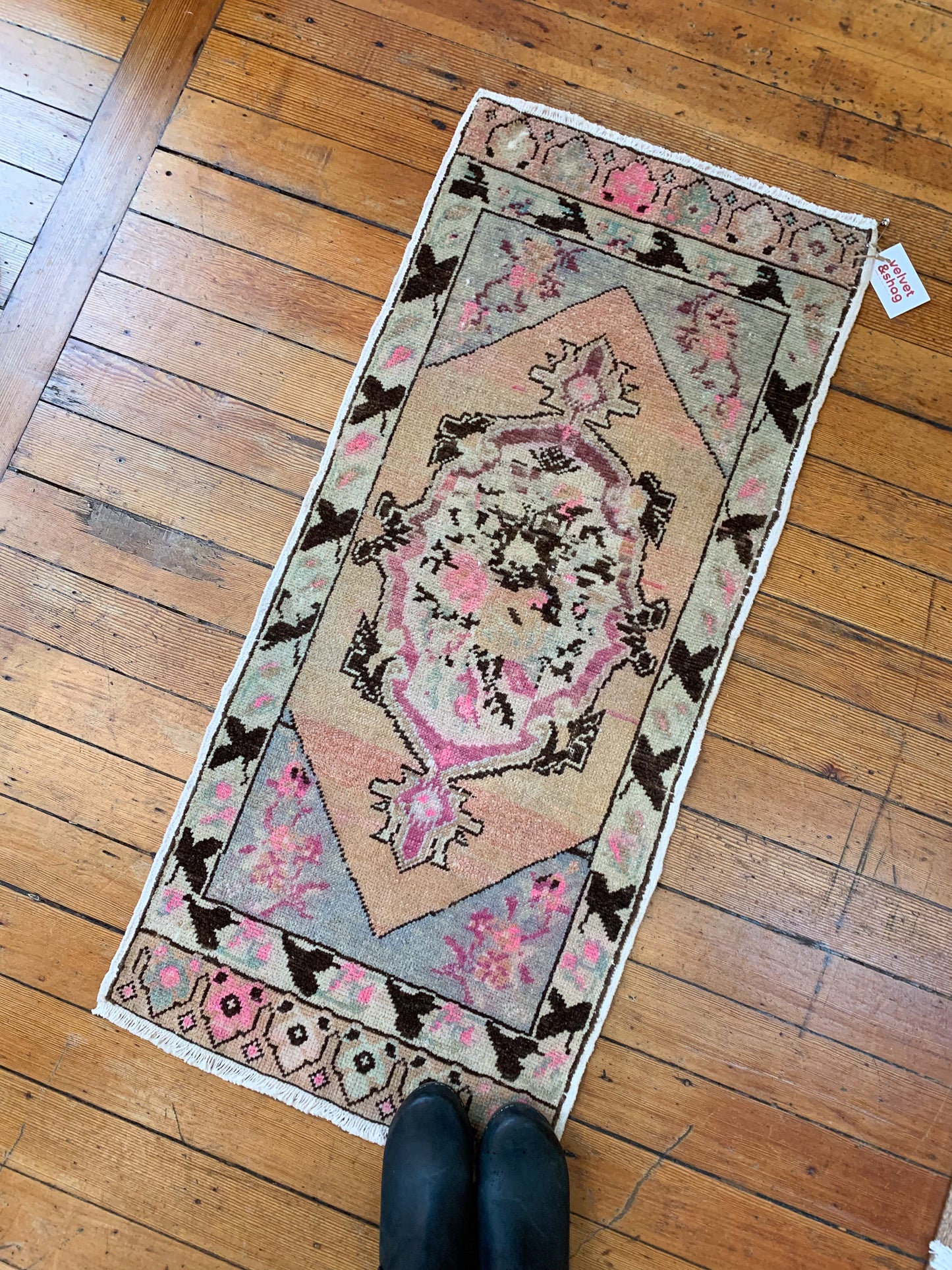 No. 629 - 1.7' x 3.8' Vintage Turkish Mini Rug