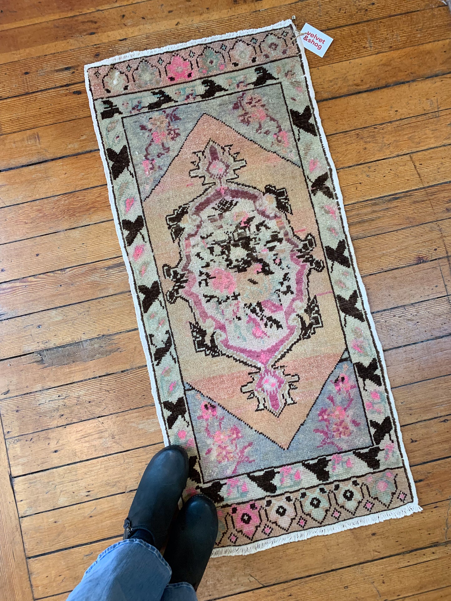 No. 629 - 1.7' x 3.8' Vintage Turkish Mini Rug