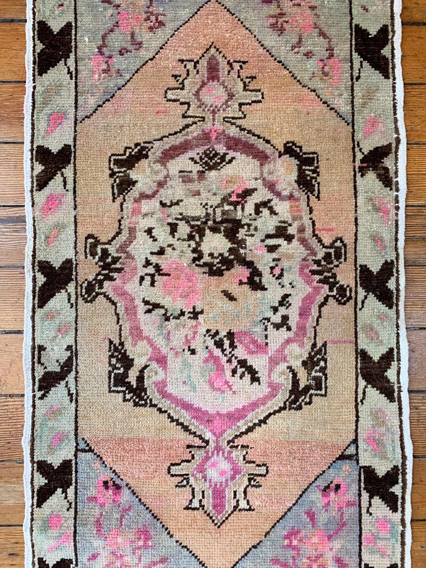 No. 629 - 1.7' x 3.8' Vintage Turkish Mini Rug