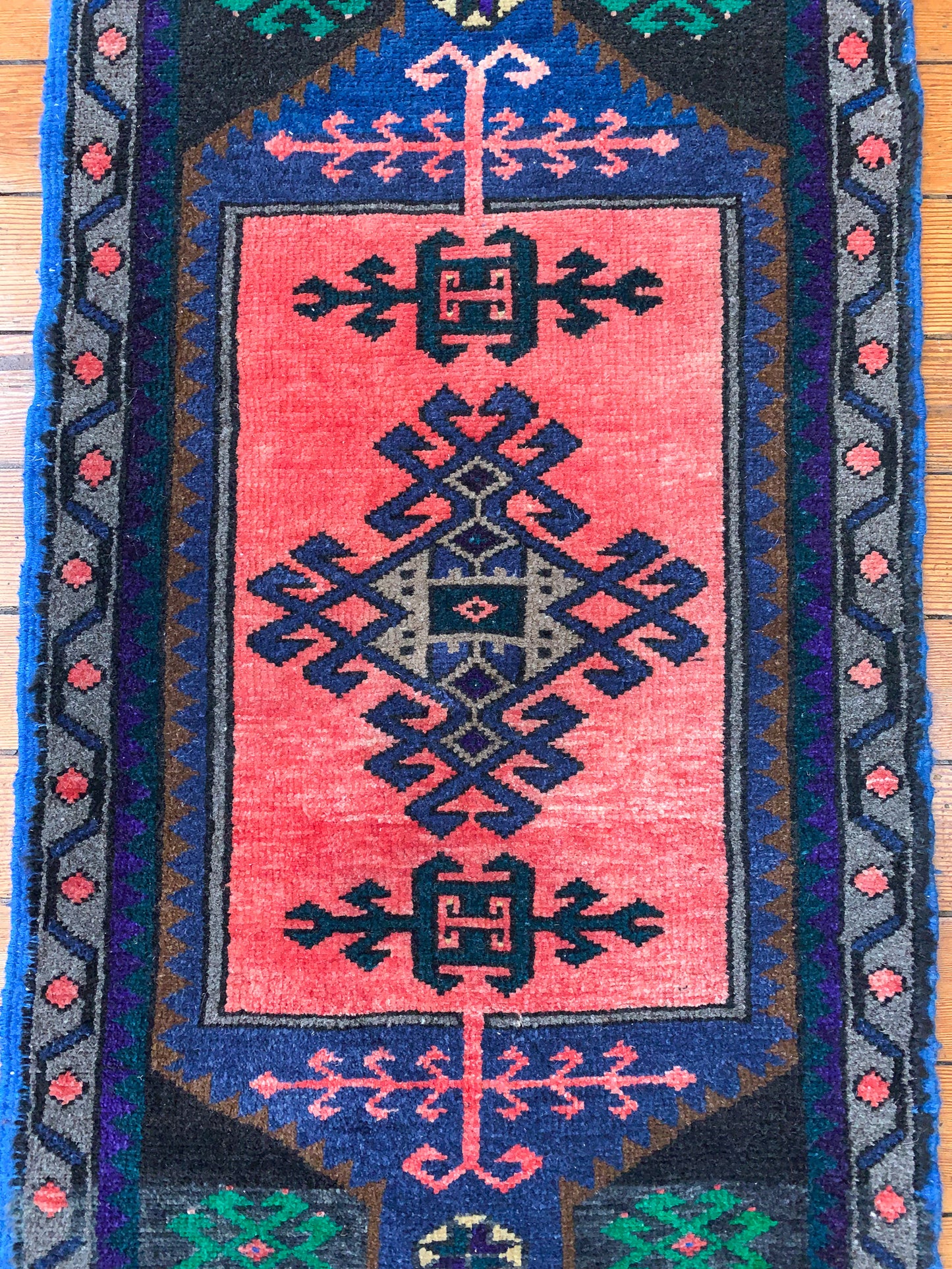 No. 628 - 1.8' x 3.6' Vintage Turkish Mini Rug