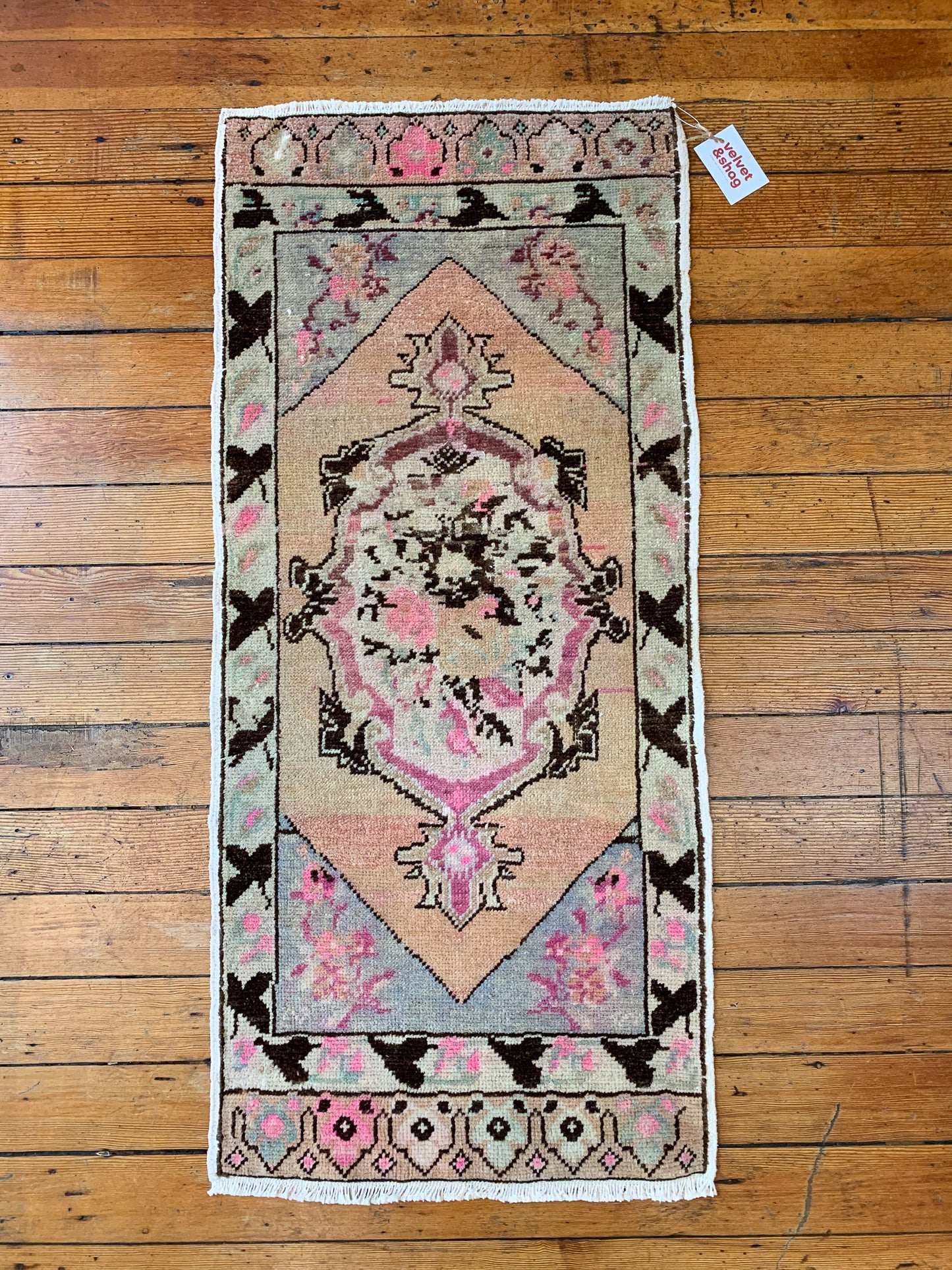 No. 629 - 1.7' x 3.8' Vintage Turkish Mini Rug