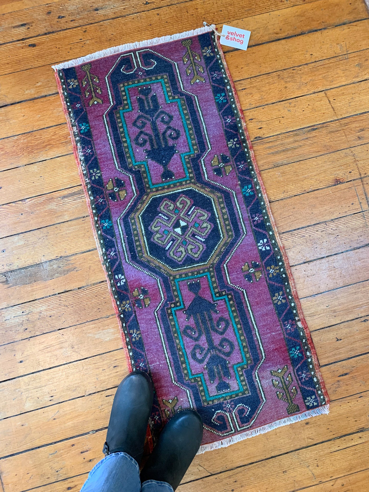 No. 625 - 1.5' x 3.5' Vintage Turkish Mini Rug