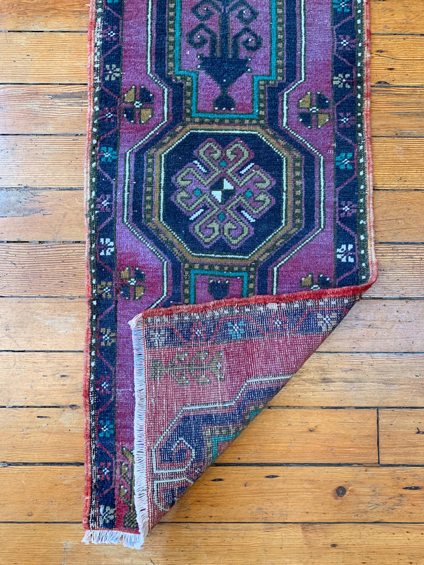 No. 625 - 1.5' x 3.5' Vintage Turkish Mini Rug