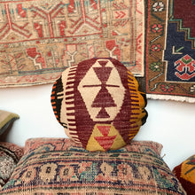 Load image into Gallery viewer, No. P293 - 16&quot; Round Turkish Rug Pillow Cover
