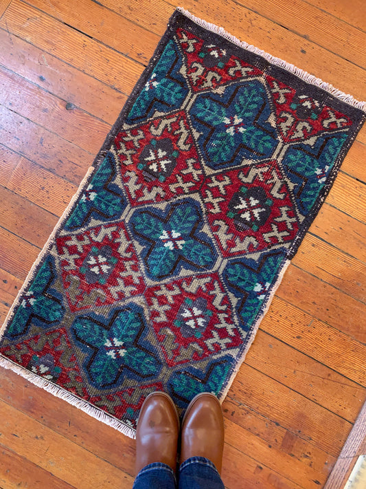 Vintage Turkish Mini Rug 1.8'x3.2' - No. 633