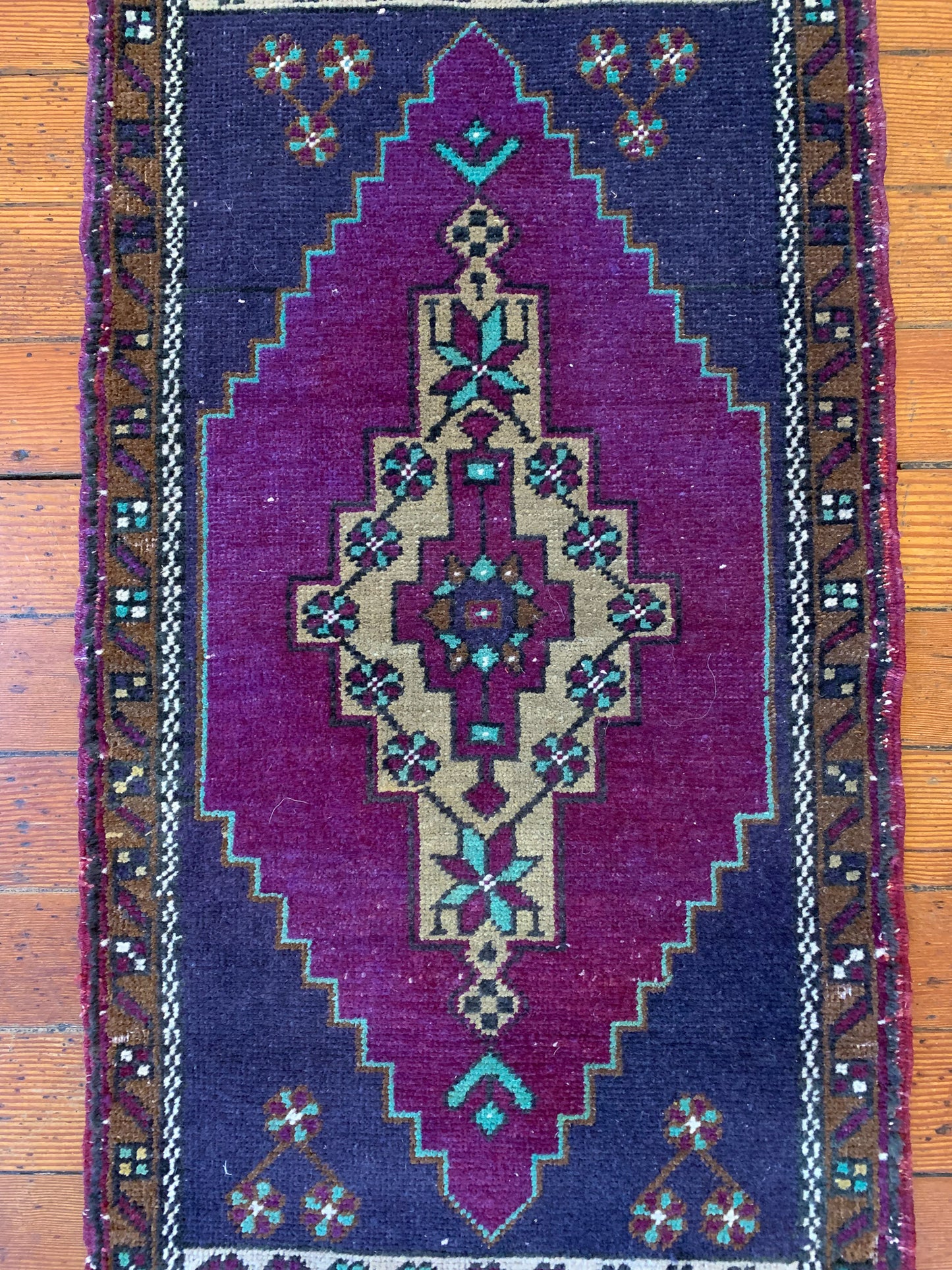 Vintage Turkish Mini Rug 1.6'x3.3' - No. 639