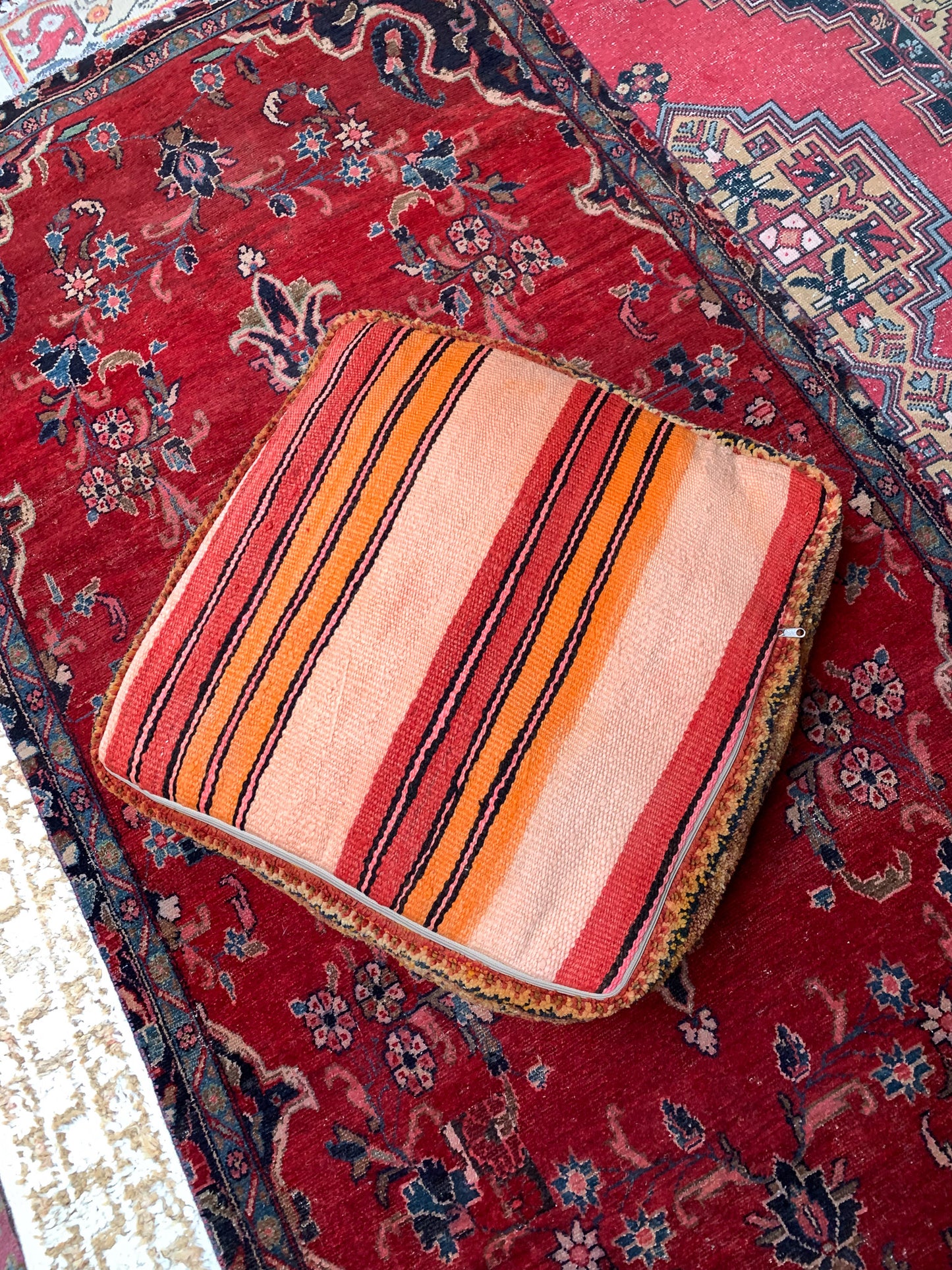 Moroccan Rug Floor Pouf / Pet Bed #351