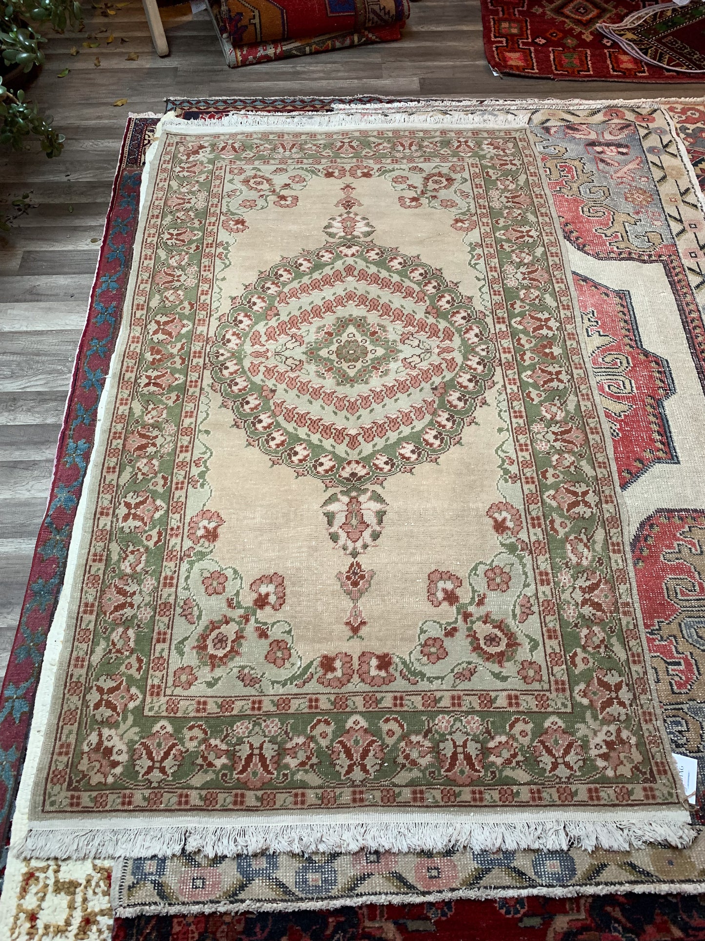 No. A1090 - 3.9' x 6.9' Vintage Turkish Area Rug