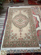 Load image into Gallery viewer, No. A1090 - 3.9&#39; x 6.9&#39; Vintage Turkish Area Rug
