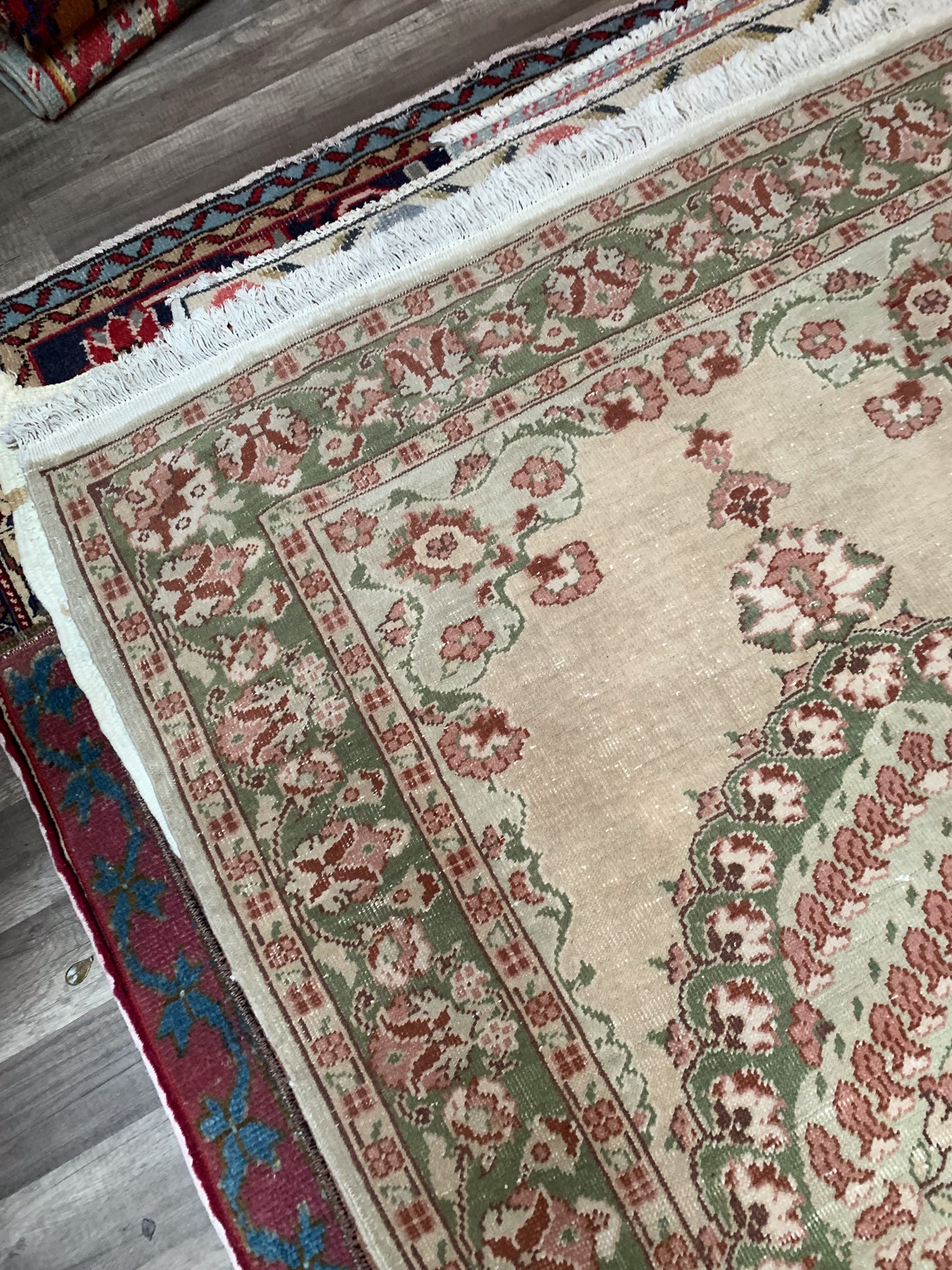 No. A1090 - 3.9' x 6.9' Vintage Turkish Area Rug