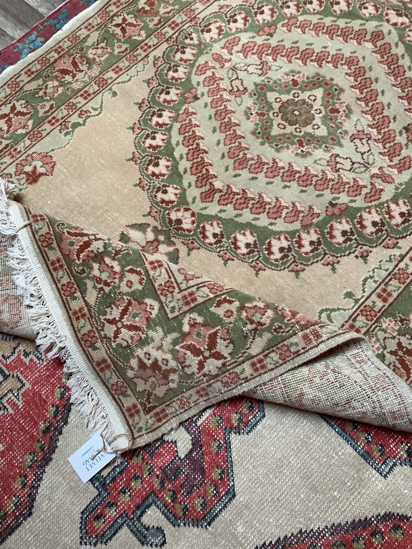 No. A1090 - 3.9' x 6.9' Vintage Turkish Area Rug