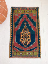 Load image into Gallery viewer, No. 591 - 2.0&#39; x 3.4&#39; Vintage Turkish Mini Rug
