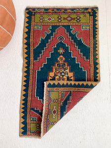 No. 591 - 2.0' x 3.4' Vintage Turkish Mini Rug