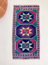 Load image into Gallery viewer, No. 592 - 1.4&#39; x 2.8&#39; Vintage Turkish Mini Rug
