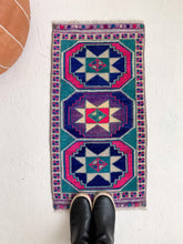 Load image into Gallery viewer, No. 592 - 1.4&#39; x 2.8&#39; Vintage Turkish Mini Rug

