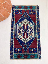 Load image into Gallery viewer, No. 593 - 1.8&#39; x 3.5&#39; Vintage Turkish Mini Rug
