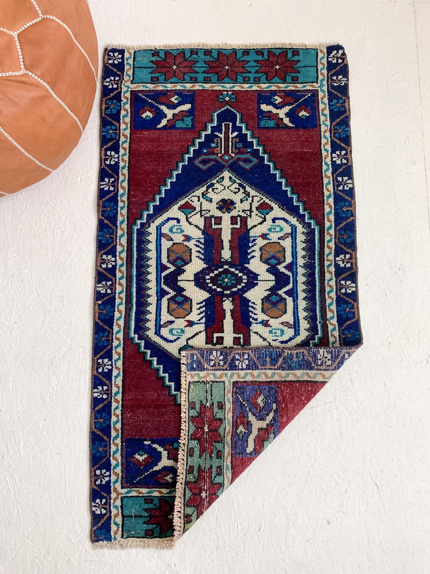 No. 593 - 1.8' x 3.5' Vintage Turkish Mini Rug