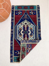 Load image into Gallery viewer, No. 593 - 1.8&#39; x 3.5&#39; Vintage Turkish Mini Rug
