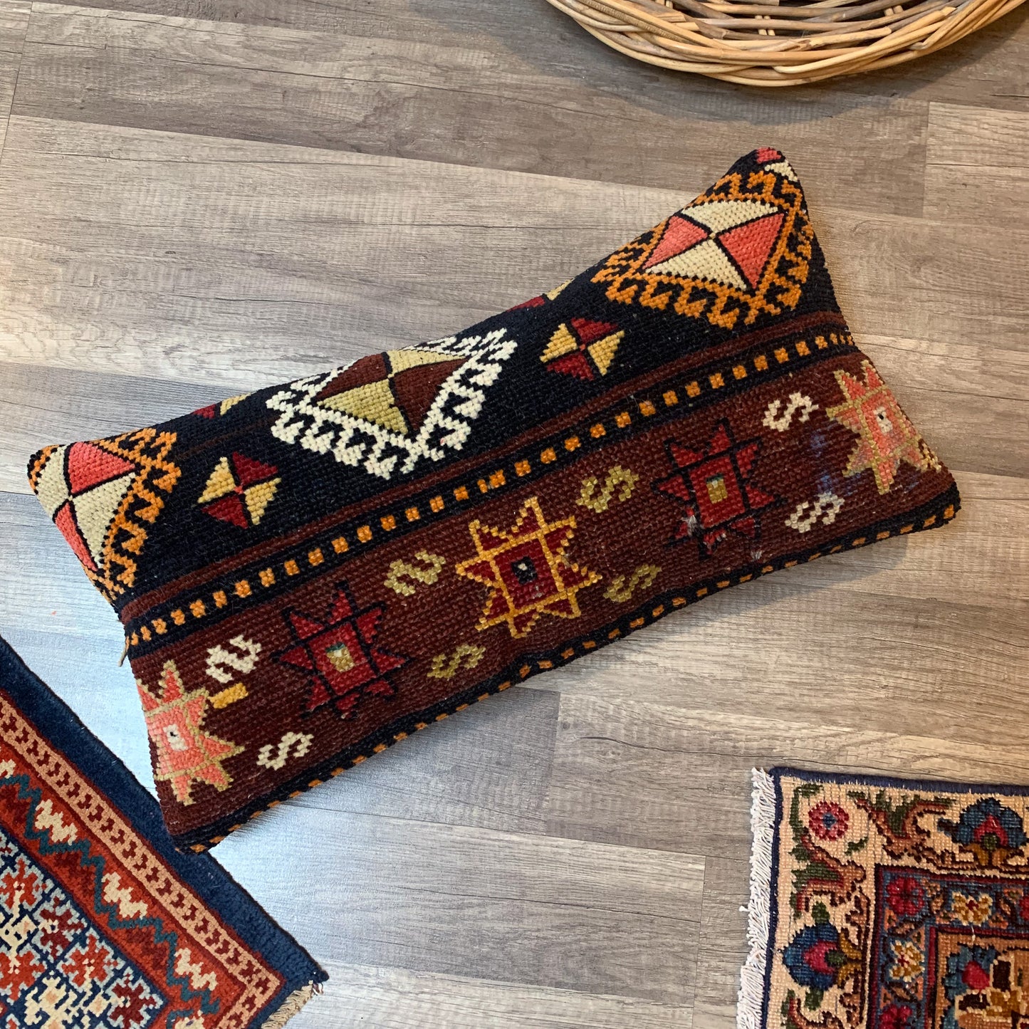 No. P339 - 12" X 24" Turkish Rug Pillow Cover