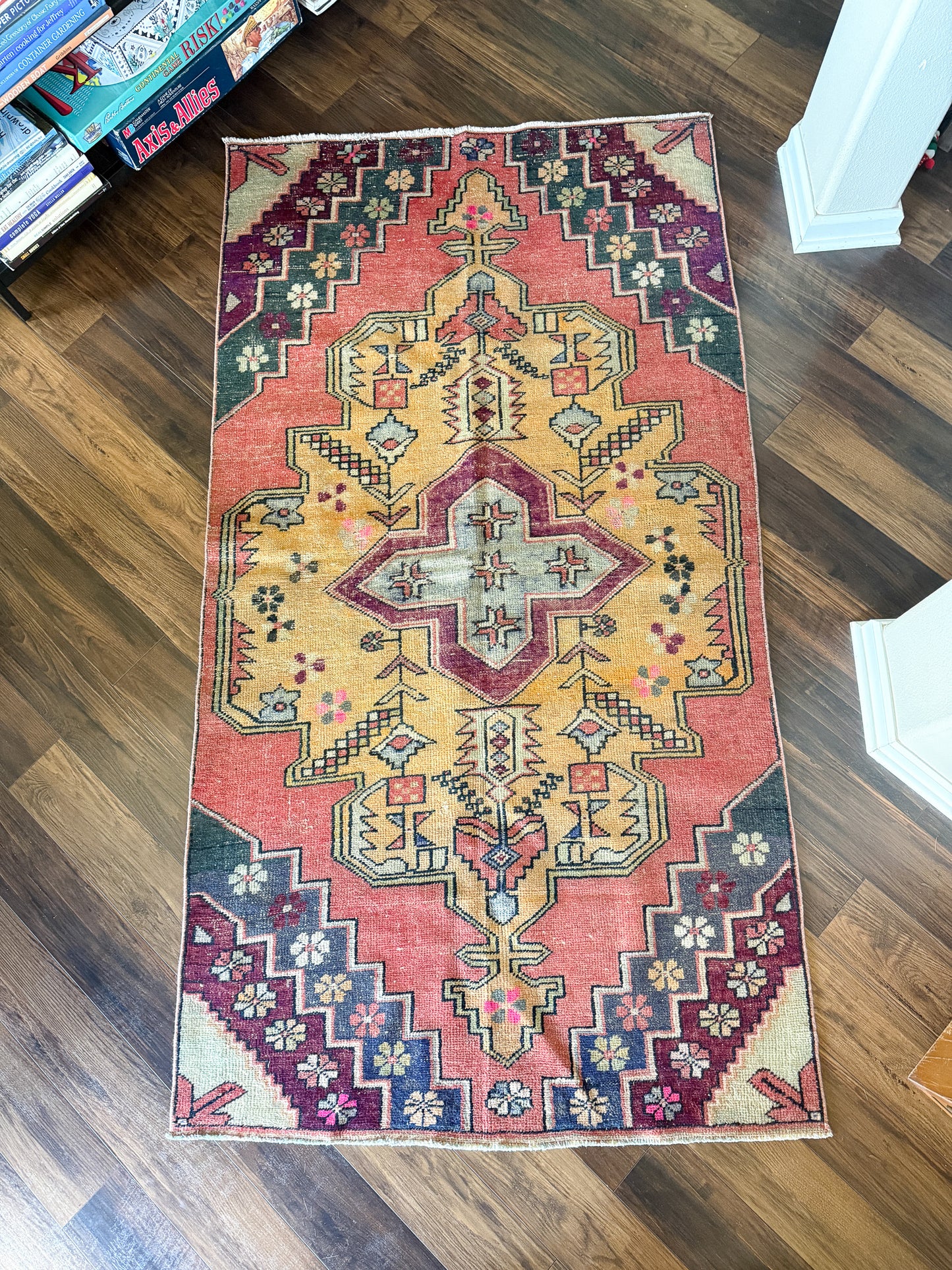 Vintage Turkish Area Rug No. A1226 - 3.7'x6.9'