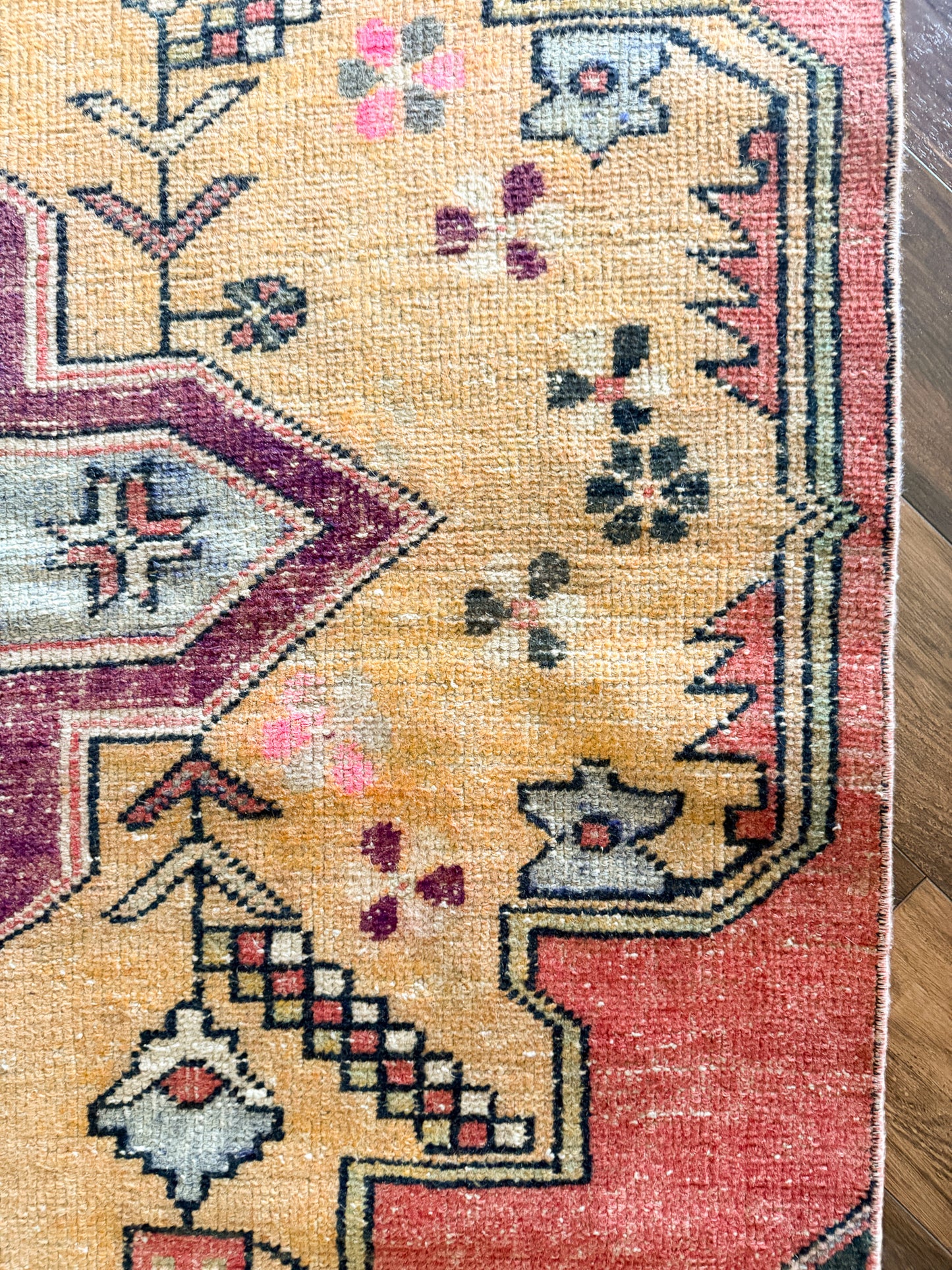 Vintage Turkish Area Rug No. A1226 - 3.7'x6.9'