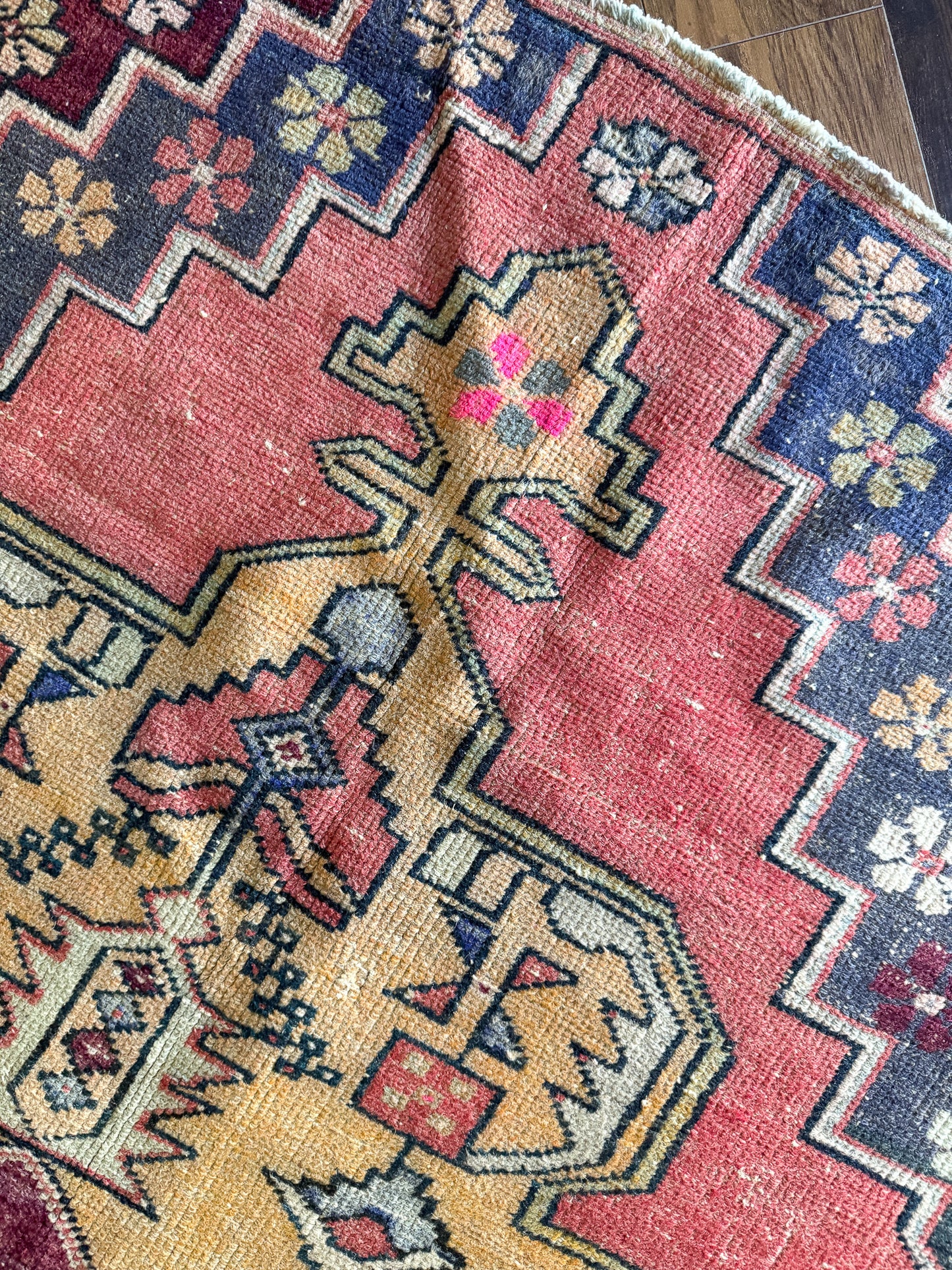 Vintage Turkish Area Rug No. A1226 - 3.7'x6.9'