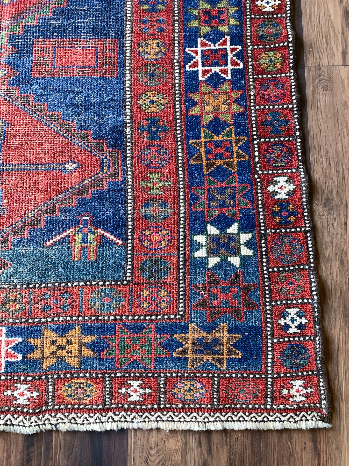 No. A1102 - 4.5' x 8.7' Antique Persian Kazak Area Rug