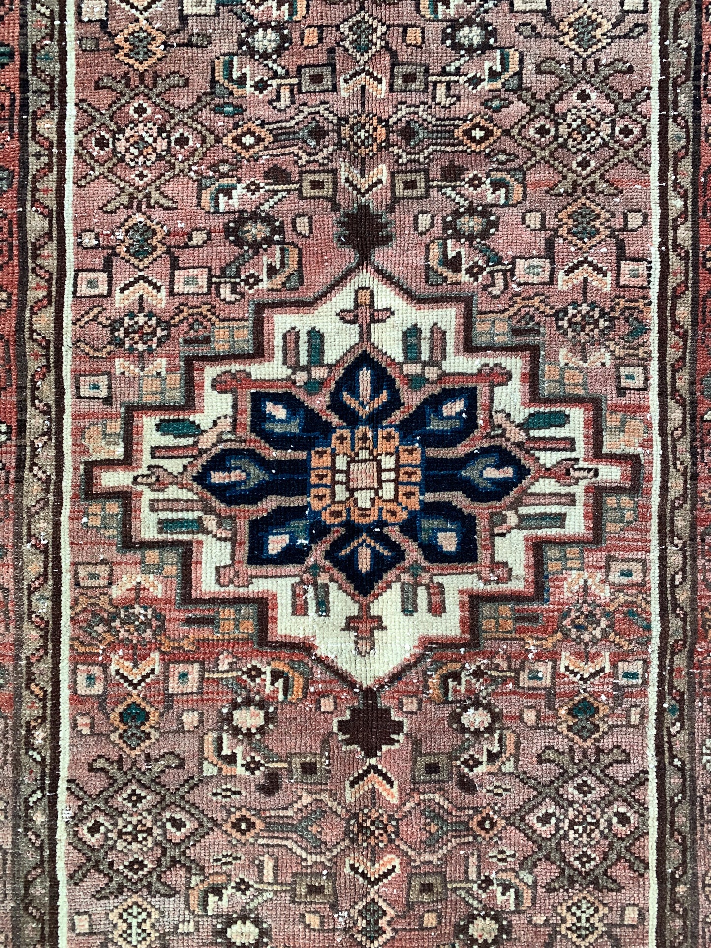 No. A1103 - 3.4' x 6.0' Vintage Persian Zanjan Area Rug