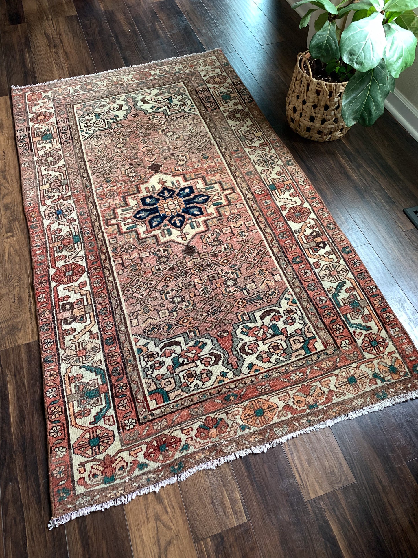 No. A1103 - 3.4' x 6.0' Vintage Persian Zanjan Area Rug