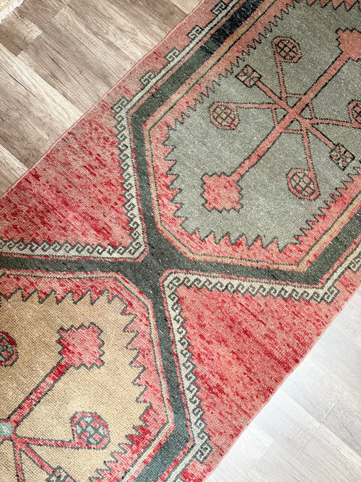 Vintage Turkish Runner Rug No. R1228 - 2.7’x6.9’