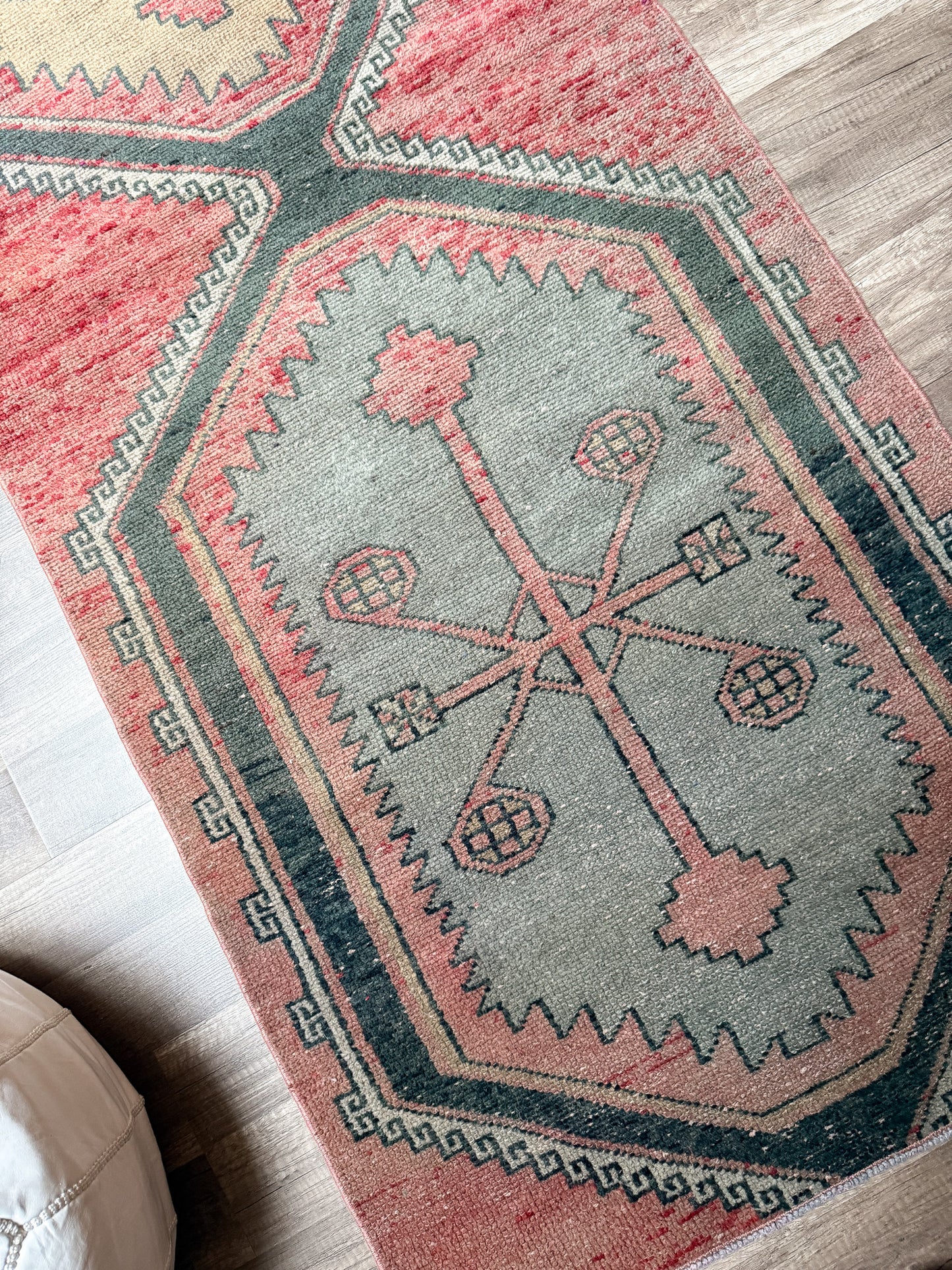 Vintage Turkish Runner Rug No. R1228 - 2.7’x6.9’