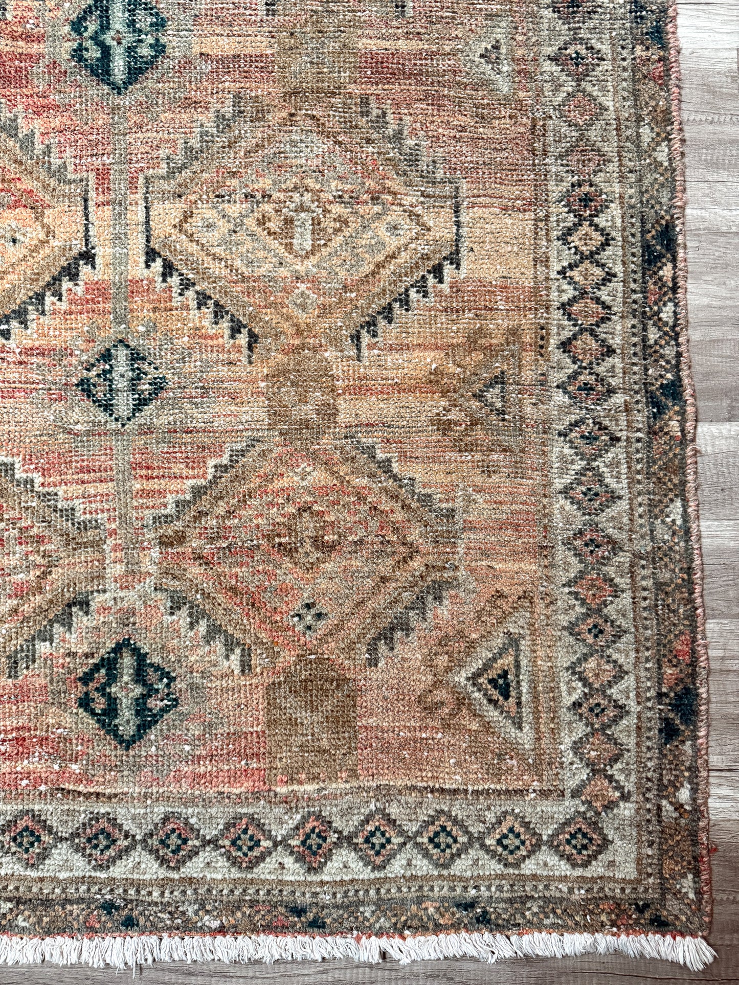 Vintage Turkish Area Rug No. A1230 - 5.2'x7.7'