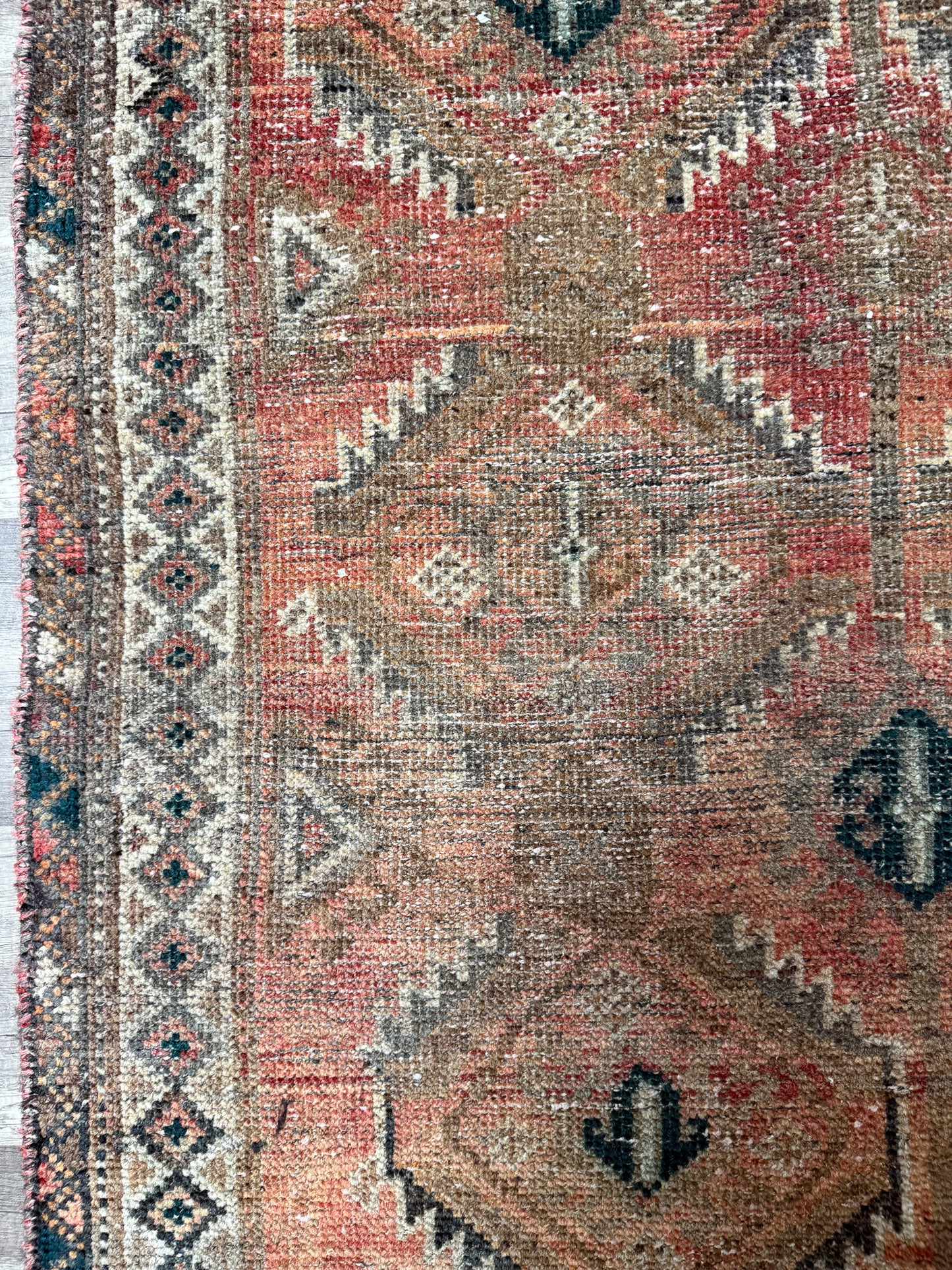 Vintage Turkish Area Rug No. A1230 - 5.2'x7.7'