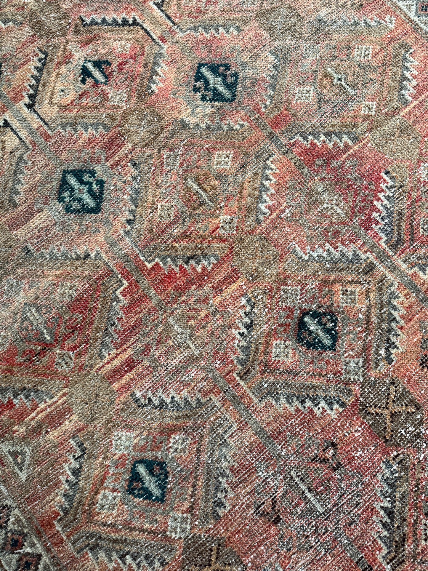 Vintage Turkish Area Rug No. A1230 - 5.2'x7.7'
