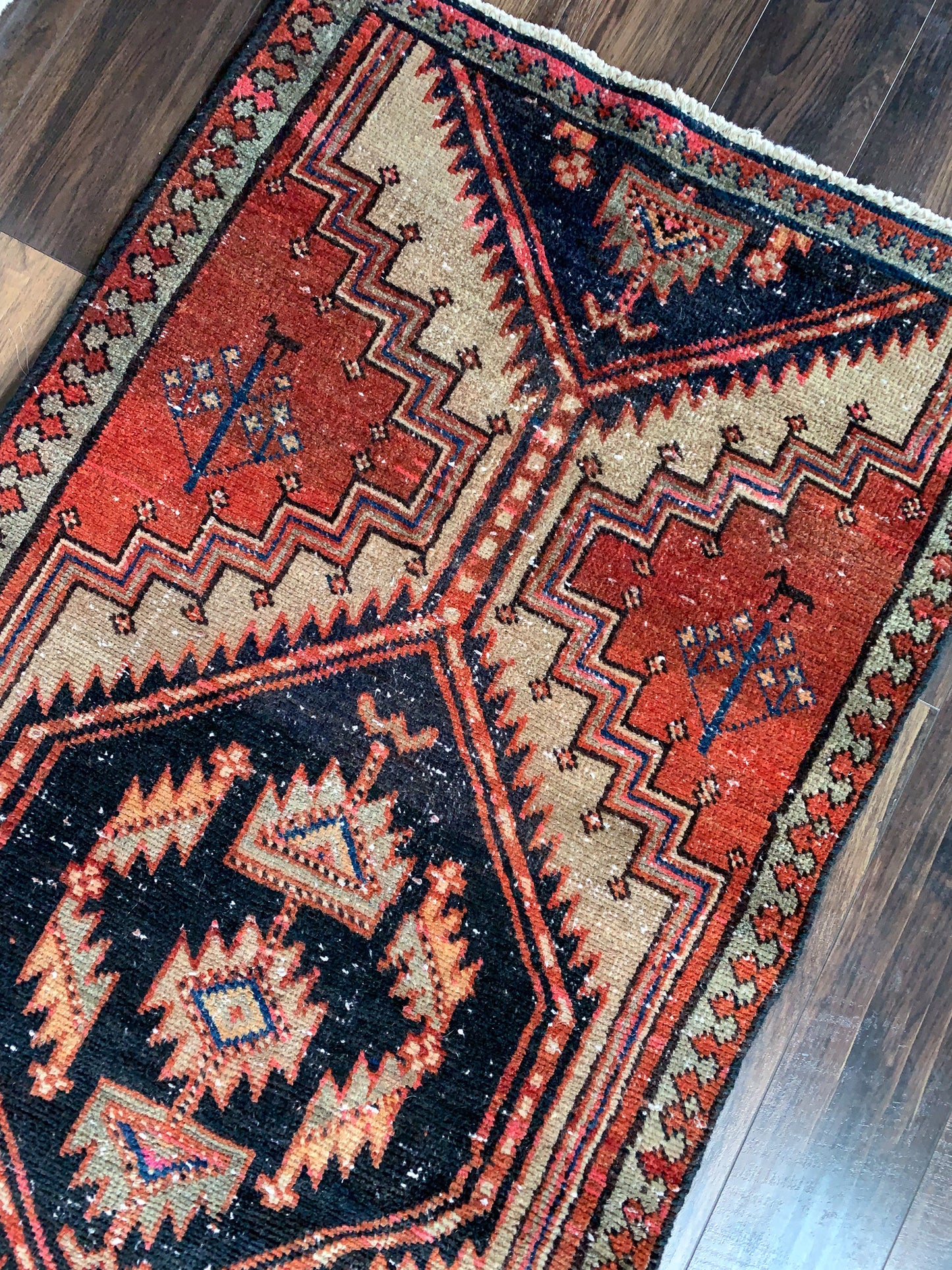 Vintage Persian Runner Rug No. R1156 - 2.6' x 10'