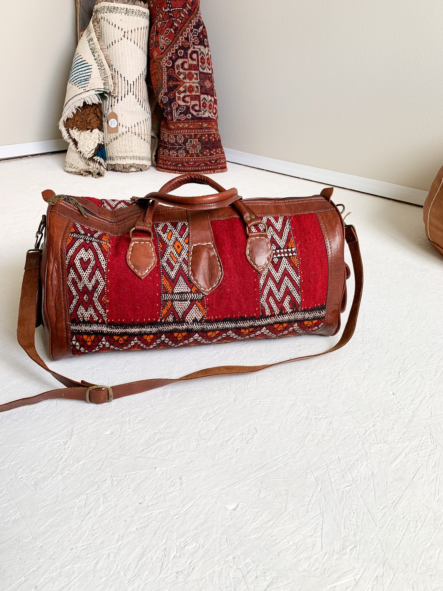 No. BAG 147 - Red Moroccan Handmade Rug & Leather Duffle Bag