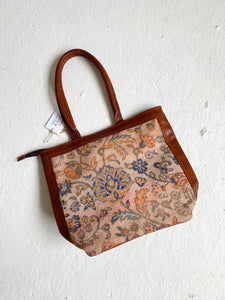 No. BAG 149 - Handmade Kilim Floral Rug & Leather Shoulder Bag