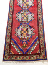 Load image into Gallery viewer, No. R1027 - 3.1&#39; x 9.3&#39; Vintage Turkish Runner Rug
