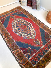 Load image into Gallery viewer, No. A1029 - 4.5&#39; x 7.8&#39; Vintage Turkish Area Rug

