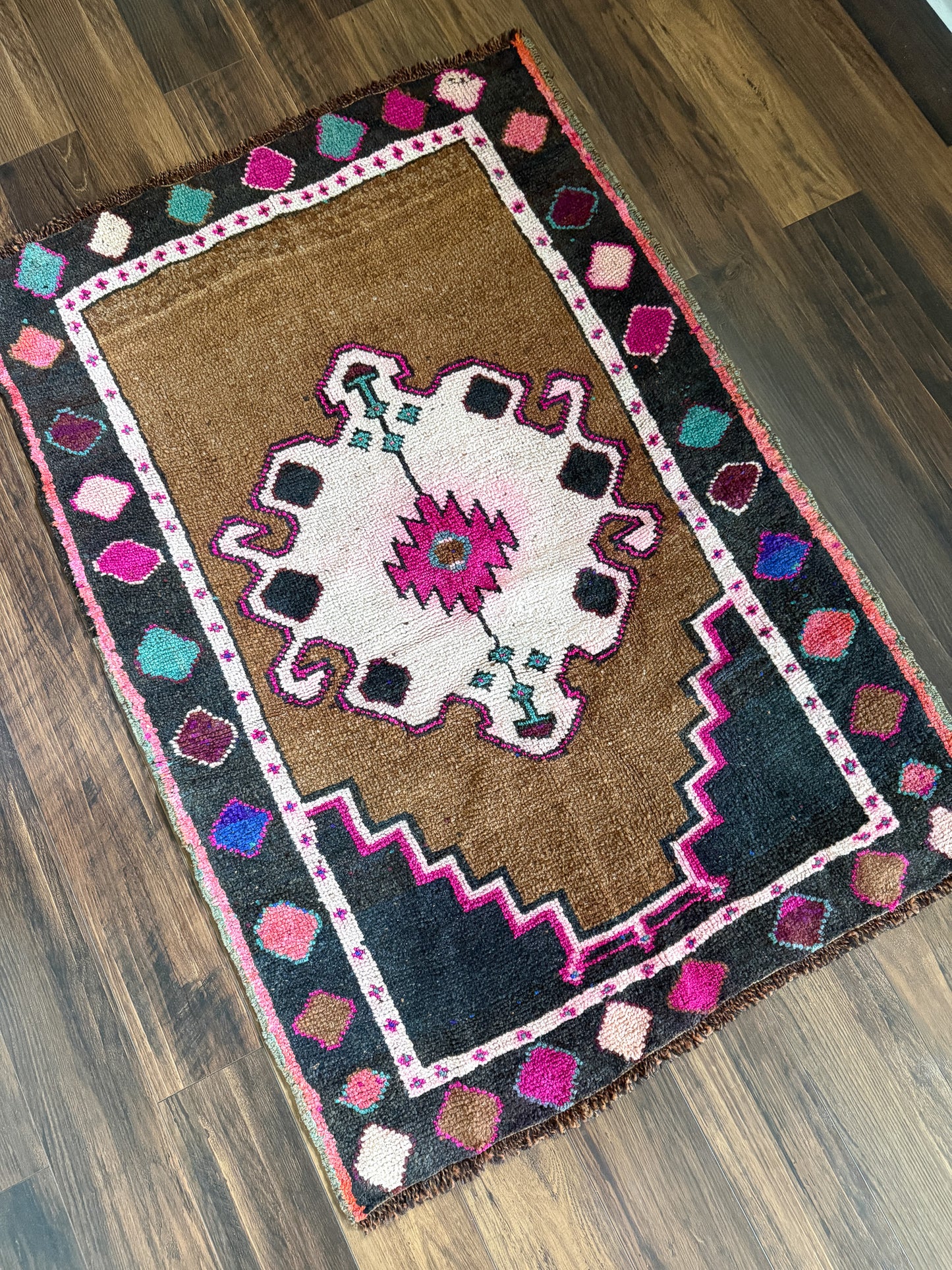 Vintage Turkish Area Rug No. A1240 - 3.0'x4.5'