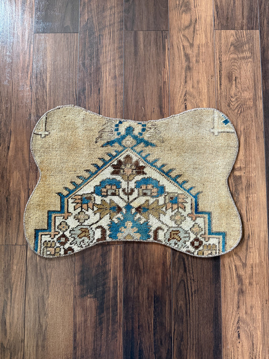 Vintage Turkish Rug Pet Mat, Large - DM204