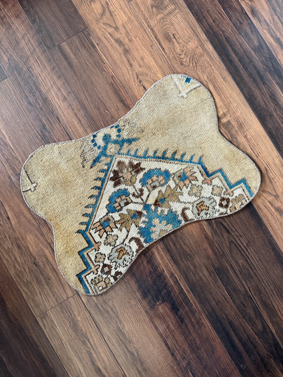 Vintage Turkish Rug Pet Mat, Large - DM204