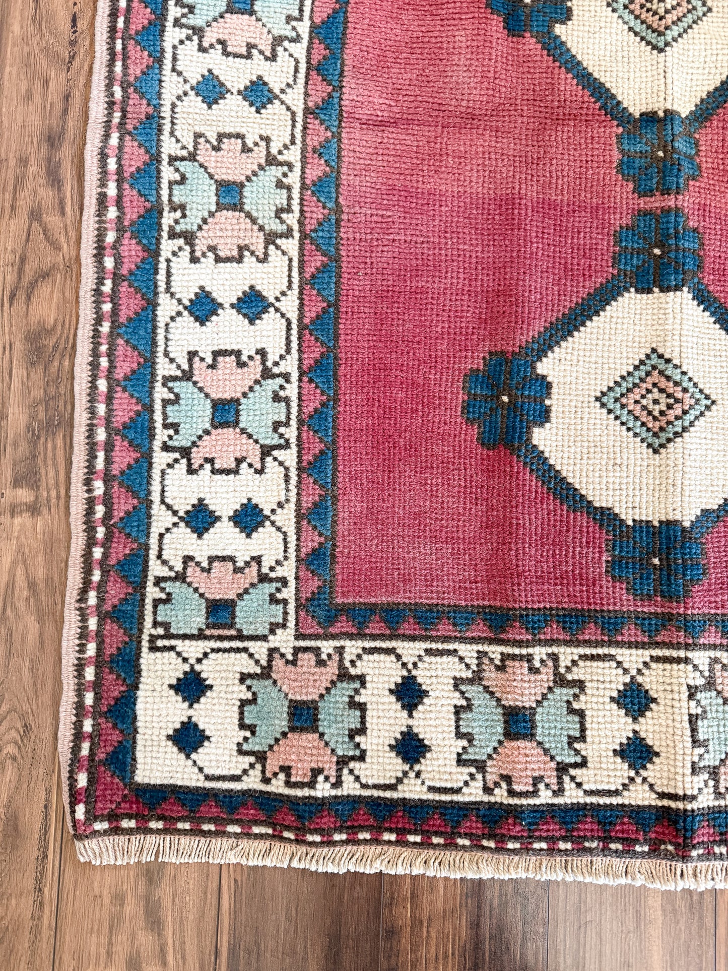 Vintage Turkish Area Rug No. A1237 - 3.4'x6.6'