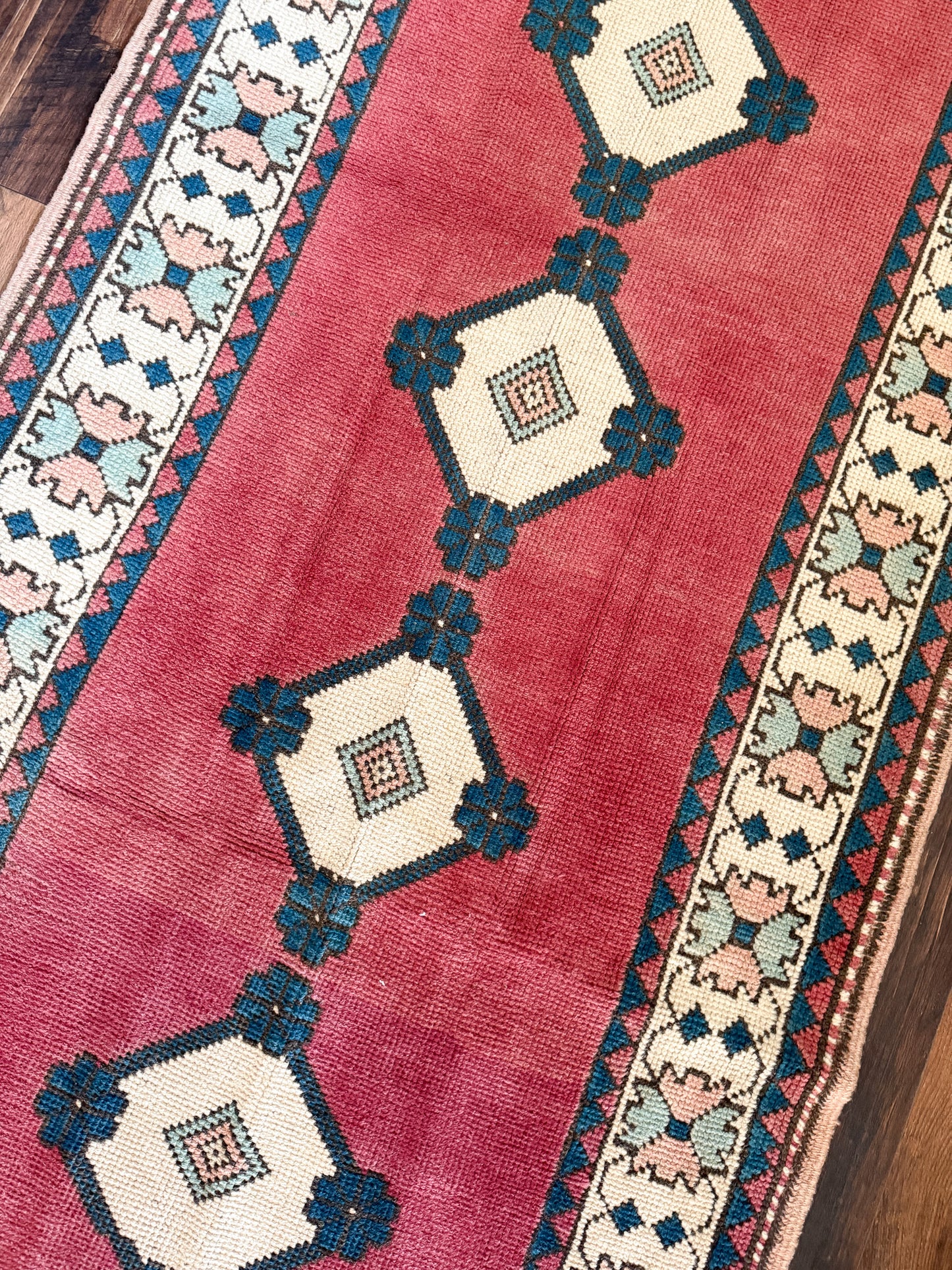 Vintage Turkish Area Rug No. A1237 - 3.4'x6.6'