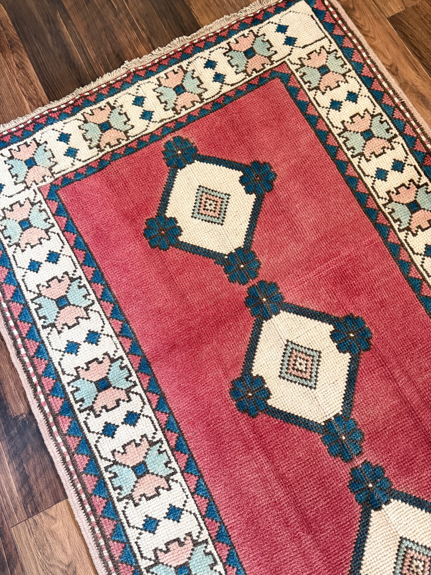 Vintage Turkish Area Rug No. A1237 - 3.4'x6.6'